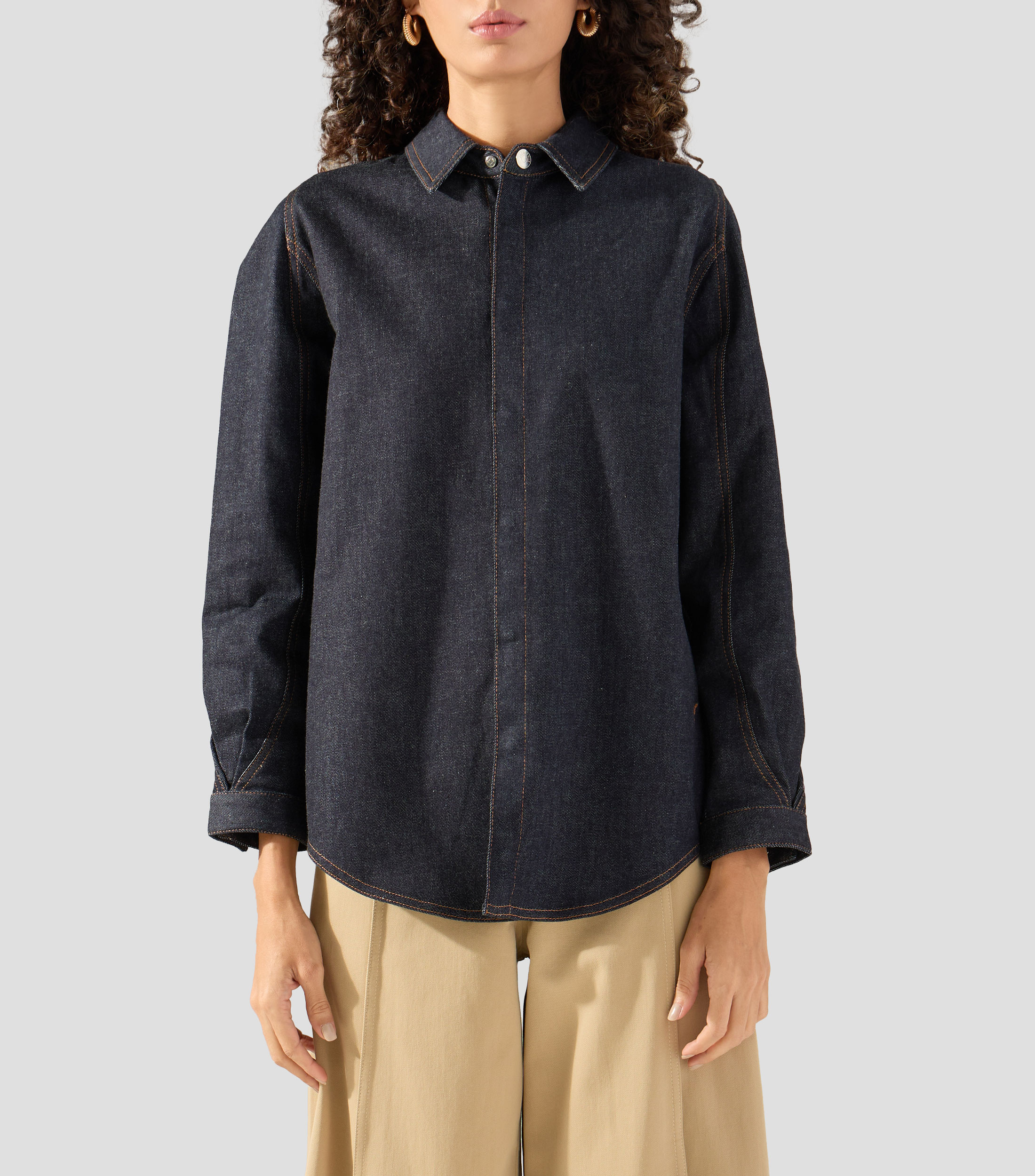 Camisa de mezclilla lisa con manga larga Mujer